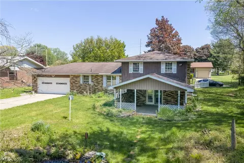 1424 Oak St, Dover, OH 44622