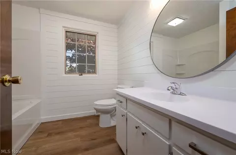 Bath - 1424 Oak St, Dover, OH 44622 photo 2 of 2