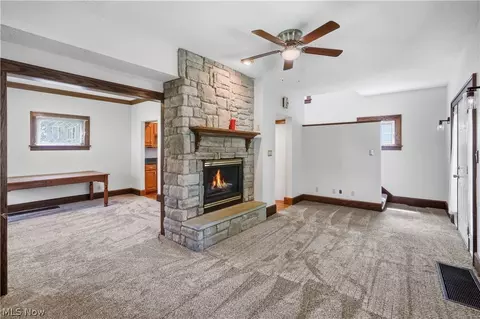 Living - 707 Eastern Ave, Ashland, OH 44805 photo 2 of 3