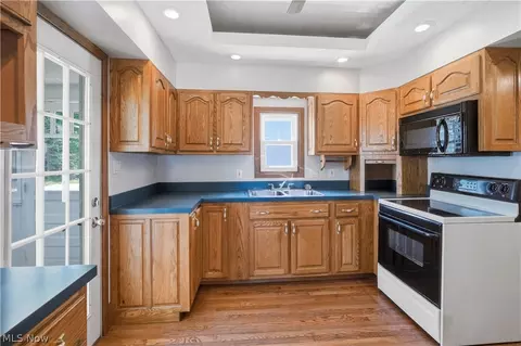 Kitchen - 707 Eastern Ave, Ashland, OH 44805 photo 1 of 2