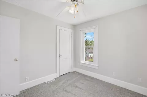 Bedroom - 707 Eastern Ave, Ashland, OH 44805 photo 6 of 8