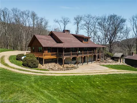 7313 County Road 22, Lakeville, OH 44638