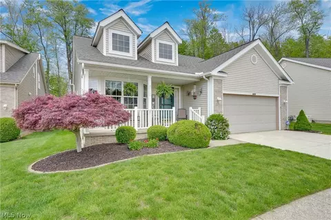 9278 Clark Cir, Twinsburg, OH 44087