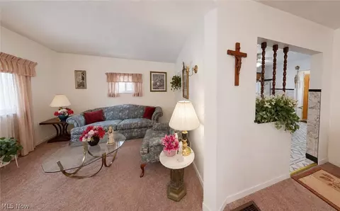 596 Mill St, Conneaut, OH 44030 photo 5