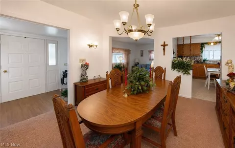 596 Mill St, Conneaut, OH 44030 photo 4