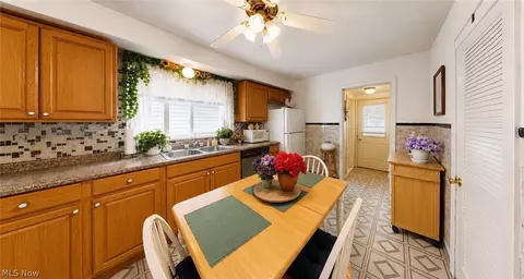 596 Mill St, Conneaut, OH 44030 photo 8