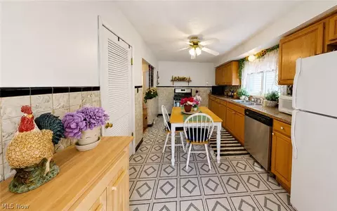 596 Mill St, Conneaut, OH 44030 photo 9