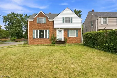 13577 Cedar Rd, University Heights, OH 44118