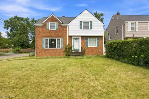 13577 Cedar Rd, University Heights, OH 44118