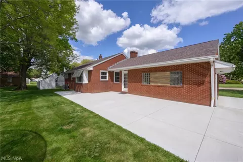 Exterior - 1107 4th St NE, Massillon, OH 44646 photo 2 of 5