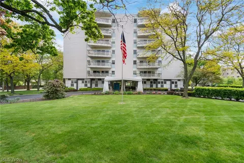 275 N Portage Path #6C, Akron, OH 44303