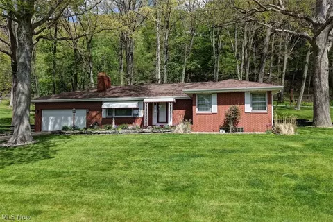 5183 Woodruff St NW, Dover, OH 44622