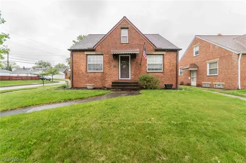 9011 Torrance Ave, Brooklyn, OH 44144