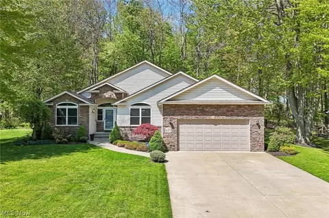4377 Stonegate Dr, Ashtabula, OH 44004