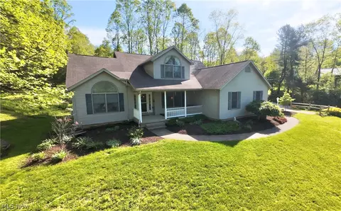 7714 Lucerne Dr, Millersburg, OH 44654