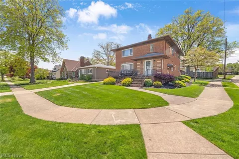 5907 Belmere Dr, Parma, OH 44129
