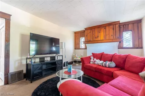 Living - 206 Ingram Ave SW, Canton, OH 44710 photo 3 of 4