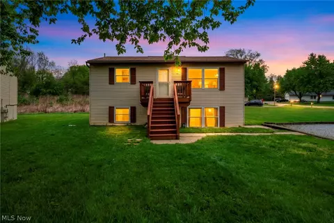 1529 Benjamin Ct, Kent, OH 44240