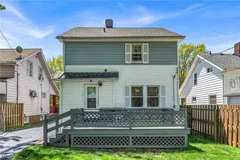 Exterior - 1533 E 195th St, Euclid, OH 44117 photo 7 of 7