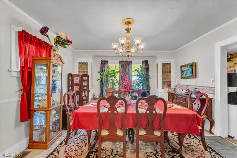 Dining - 1533 E 195th St, Euclid, OH 44117 photo 1 of 3