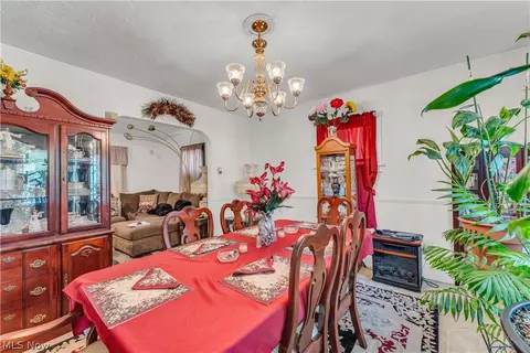 Dining - 1533 E 195th St, Euclid, OH 44117 photo 3 of 3
