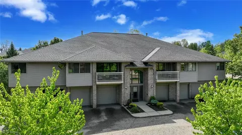 3800 Rosemont Blvd #107D, Fairlawn, OH 44333