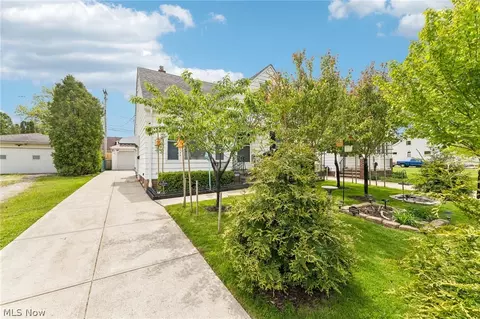 29306 Oakdale Rd, Willowick, OH 44095