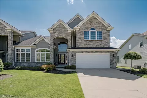 455 Dornoch Ln, Highland Heights, OH 44143