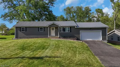 2055 Shady Ln, Zanesville, OH 43701