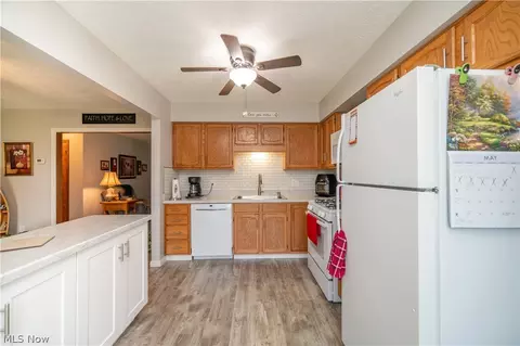Kitchen - 7062 West Blvd #1, Boardman, OH 44512 photo 4 of 5