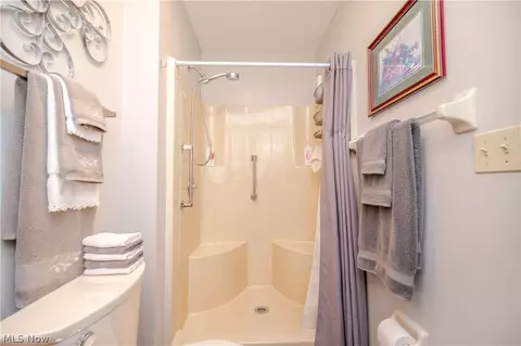 Bath - 7062 West Blvd #1, Boardman, OH 44512 photo 2 of 4