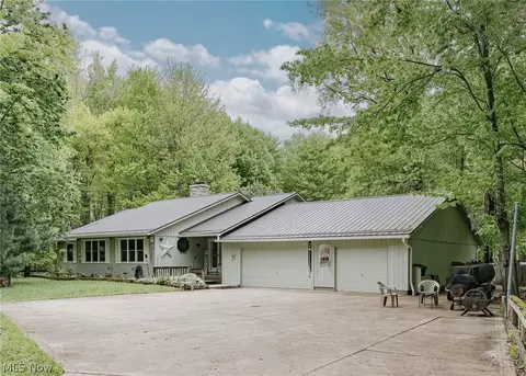 7814 Poorman Rd, Vermilion, OH 44089