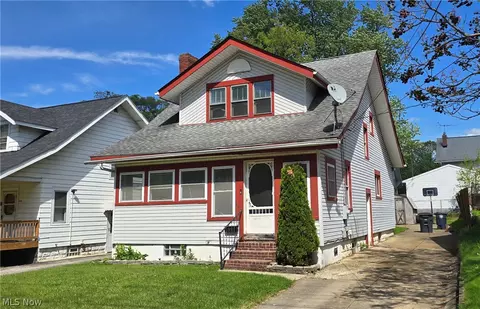 Exterior - 647 Columbia Ave, Akron, OH 44310 photo 2 of 5