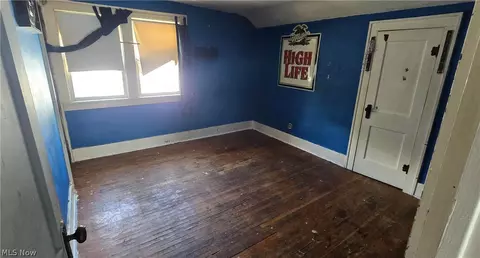 Bedroom - 647 Columbia Ave, Akron, OH 44310 photo 2 of 4