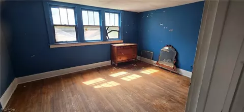 Bedroom - 647 Columbia Ave, Akron, OH 44310 photo 3 of 4