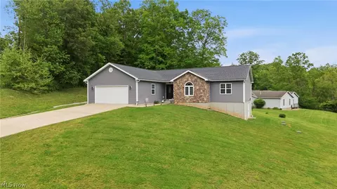 365 Knob Dr, Vincent, OH 45784