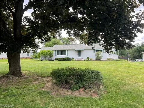 6030 Firestone Rd NE, Canton, OH 44721 photo 3