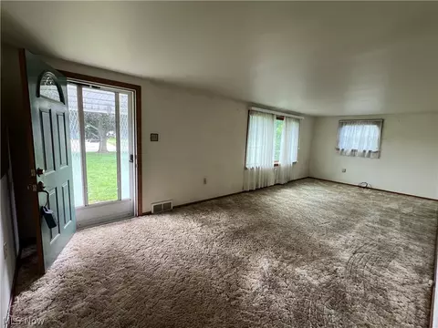 6030 Firestone Rd NE, Canton, OH 44721 photo 7