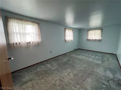 6030 Firestone Rd NE, Canton, OH 44721 photo 9