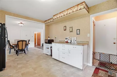 Entry Way - 1416 W 64th St, Ashtabula, OH 44004 photo 1 of 3