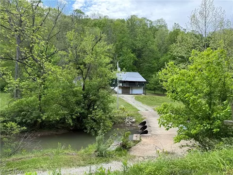 8261 Glendale Rd, Cairo, WV 26337