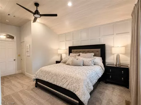 Bedroom - 6325 Crossview Rd, Seven Hills, OH 44131 photo 1 of 4
