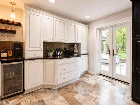 Kitchen - 6325 Crossview Rd, Seven Hills, OH 44131 photo 3 of 7