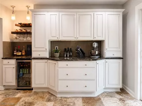 Kitchen - 6325 Crossview Rd, Seven Hills, OH 44131 photo 4 of 7