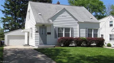 2346 26th St, Cuyahoga Falls, OH 44223