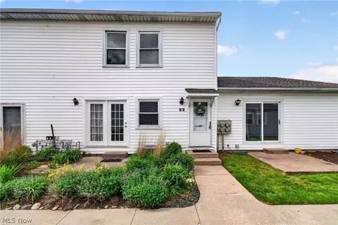 2549 Royal County Down Dr #15B, Uniontown, OH 44685