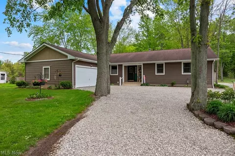 7611 Bronson Rd, Olmsted Twp, OH 44138