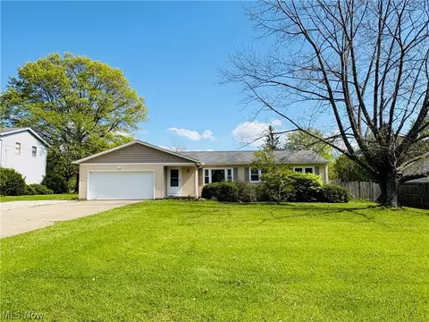 2281 Weymouth Rd, Hinckley, OH 44233