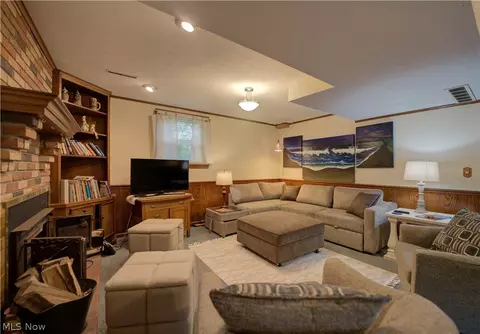 Living - 724 Strowbridge Dr, Huron, OH 44839 photo 2 of 3