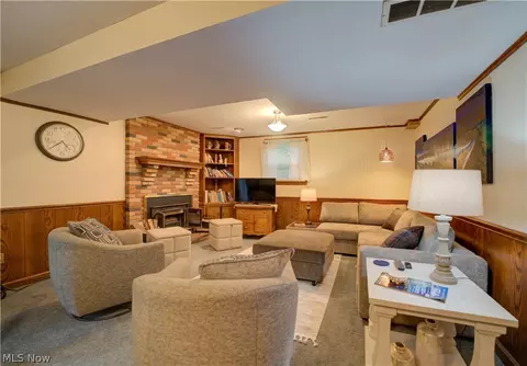 Living - 724 Strowbridge Dr, Huron, OH 44839 photo 3 of 3